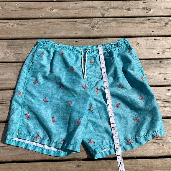 💙 Old Navy Men's L/G Teal Flamingo Print Swim Trunks | Board Shorts - Picture 5 of 6